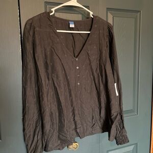 Old Navy NWT women’s Blouse Top Shirt Grey Long Sleeved Eyelet Pattern